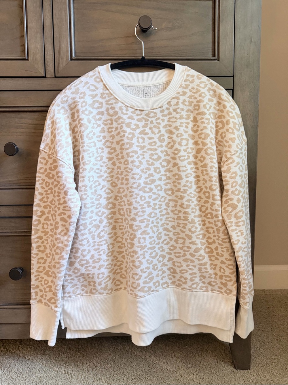 Time and Tru Cream & Beige Leopard Print Crewneck Sweatshirt